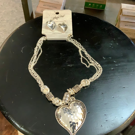 M&F SET HAMMERED HEART PENDANT